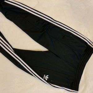 Trendy Adidas Joggers!🍭🍭🍭